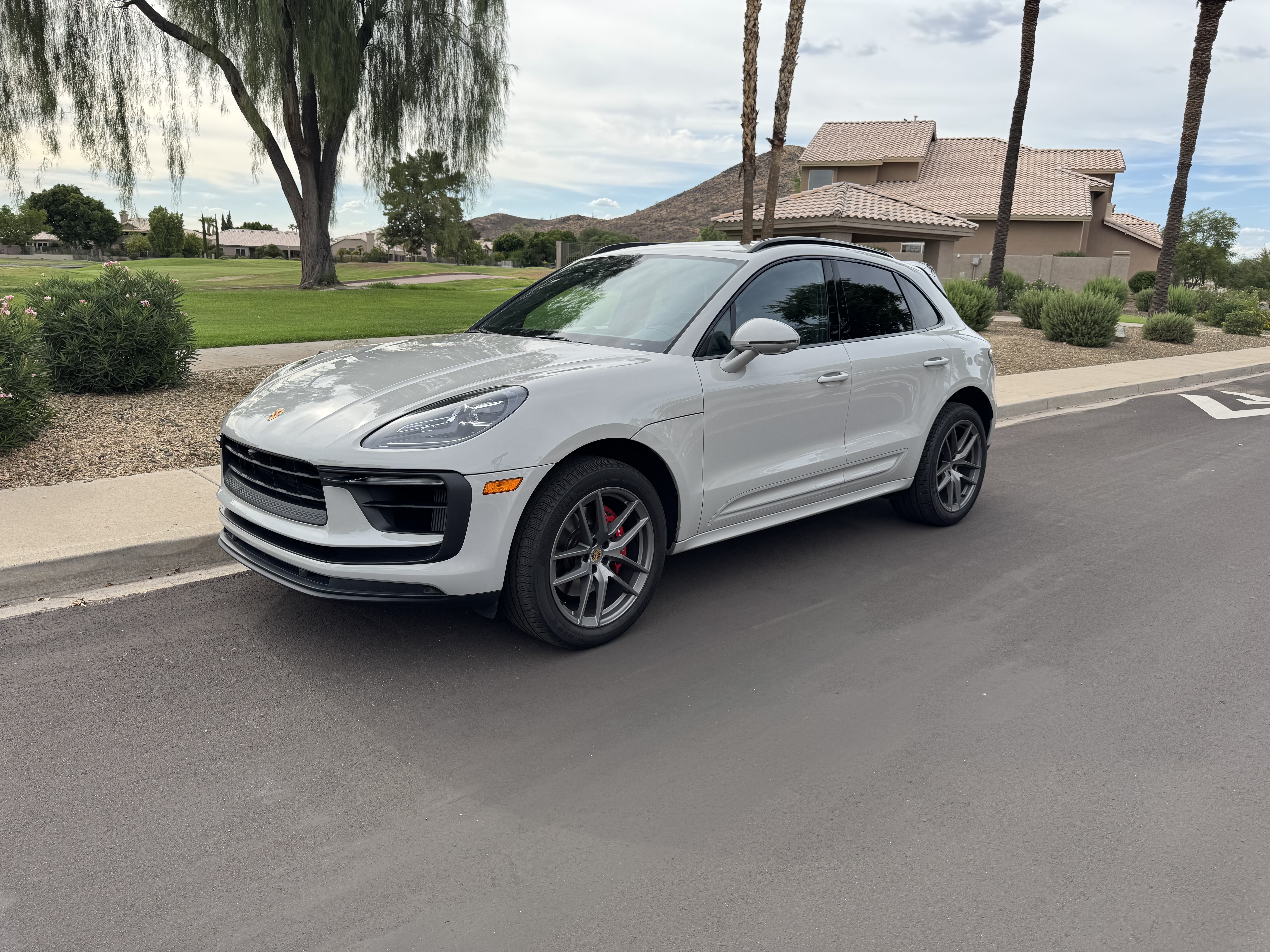 Used 2022 Porsche Macan S AWD/4WD image 1