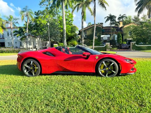 Used 2024 Ferrari SF90 Spider Spider Convertible 2D image 4