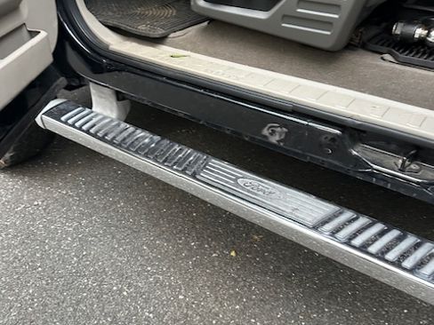 Used 2010 Ford F250 XLT image 8