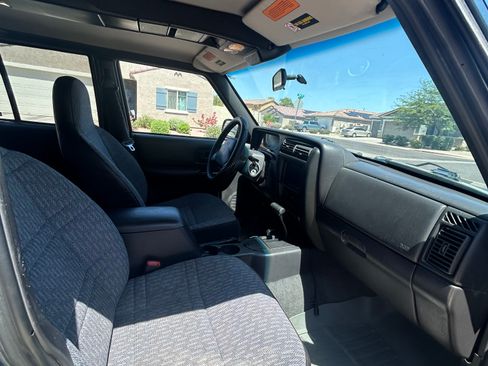 Used 1999 Jeep Cherokee 4WD 4-Door image 8