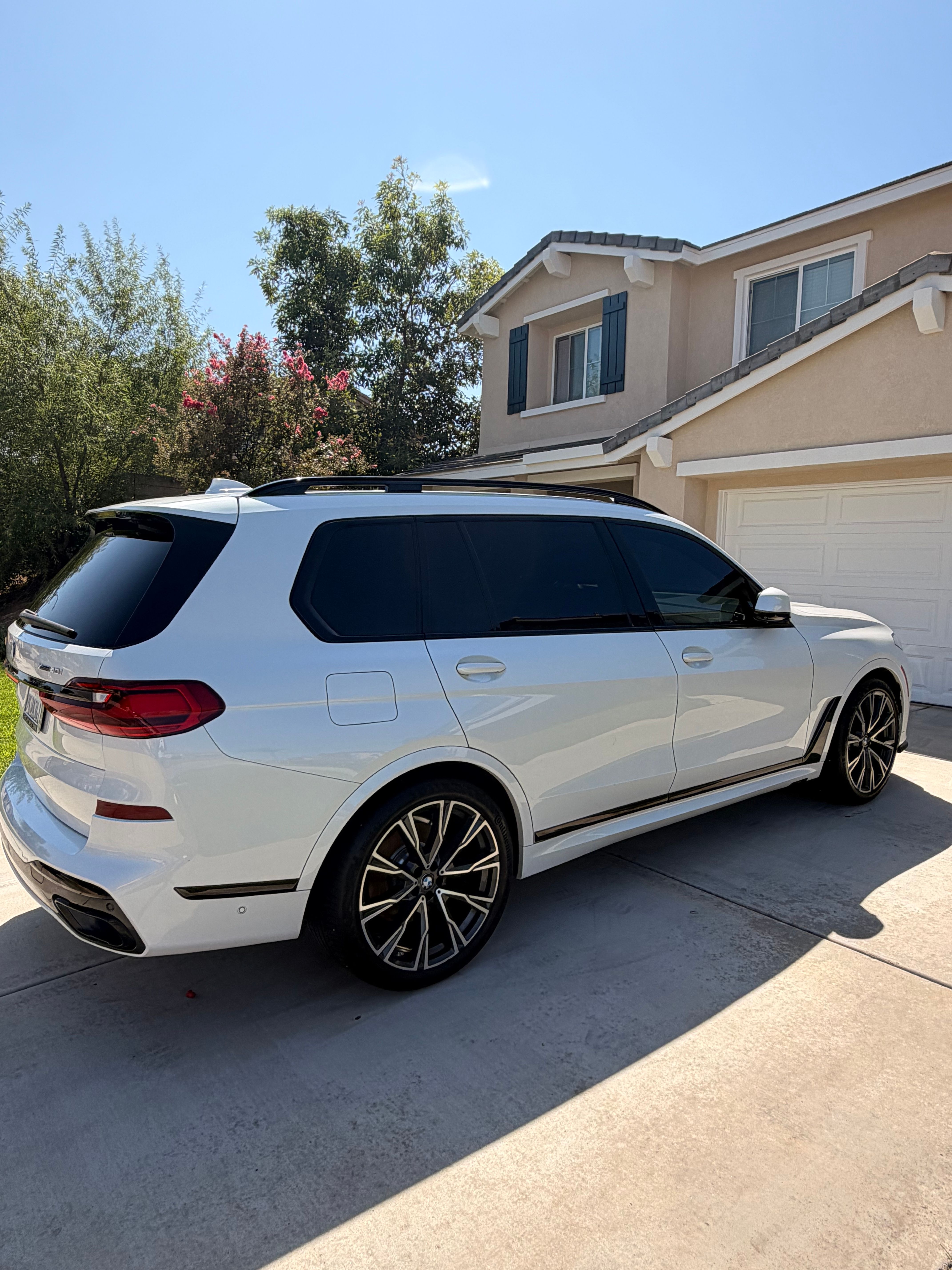 Used 2021 BMW X7 xDrive40i w/ M Sport Package AWD/4WD image 10