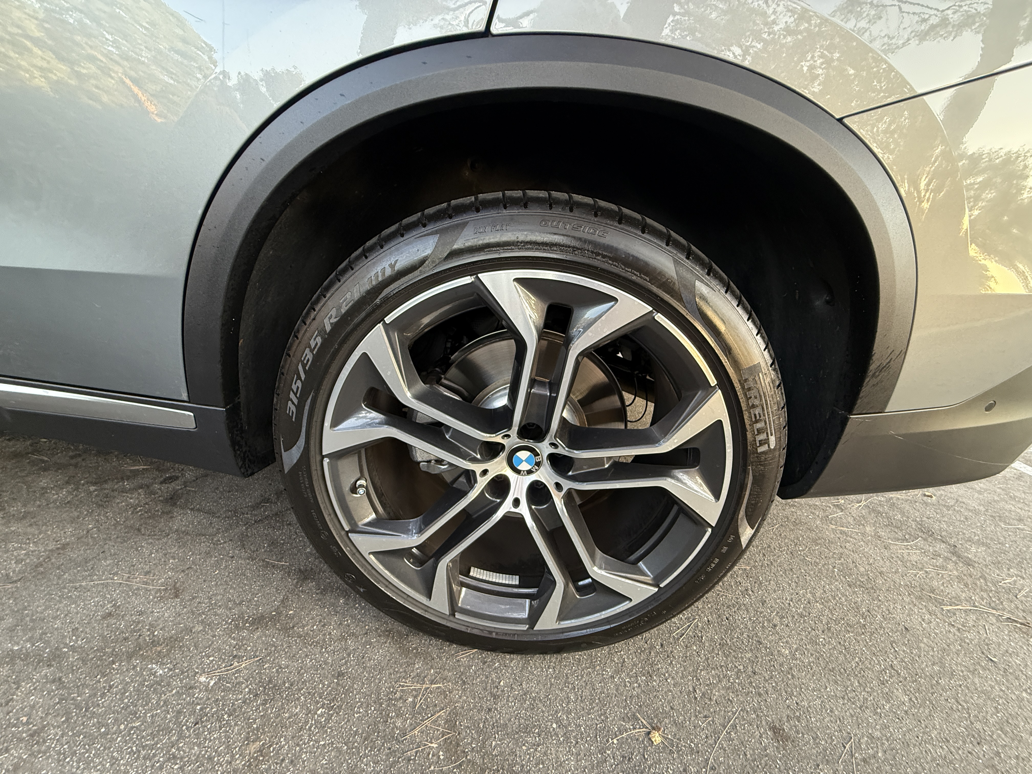 Used 2025 BMW X5 sDrive40i w/ Premium Package RWD image 6