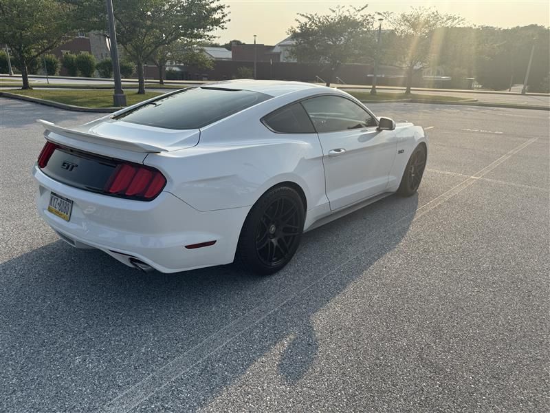 Used 2016 Ford Mustang GT RWD image 12