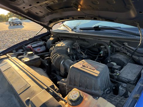 Used 2003 Ford F150 Lightning image 23