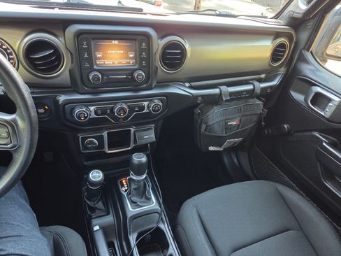 Used 2021 Jeep Wrangler Unlimited Sport image 13