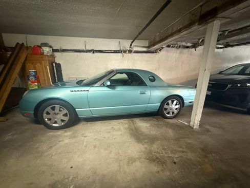 Used 2002 Ford Thunderbird image 10