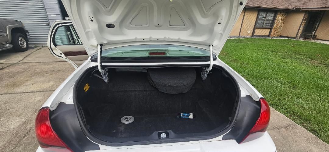 Used 2009 Mercury Grand Marquis LS RWD image 6