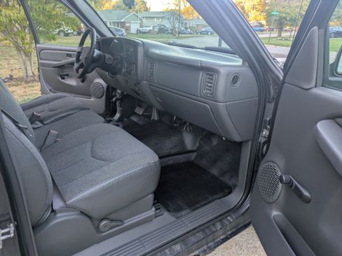 Used 2005 Chevrolet Silverado 1500 W/T image 4