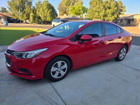 Used 2018 Chevrolet Cruze LS image 1