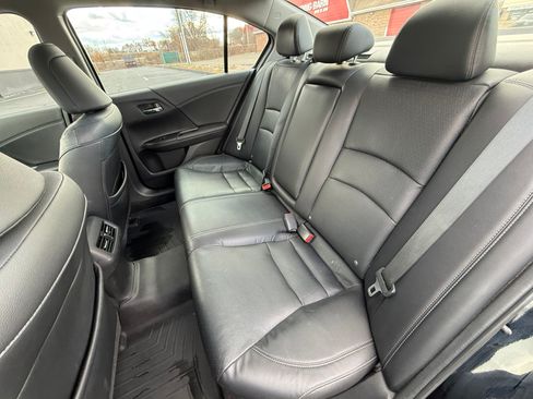 Used 2015 Honda Accord Touring image 18