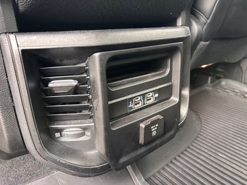 Used 2019 RAM 1500 Laramie w/ Off Road Group image 11