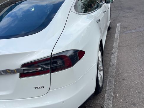 Used 2015 Tesla Model S 70D image 4