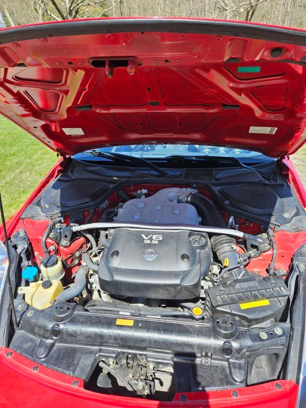 Used 2005 Nissan 350Z Touring RWD image 10