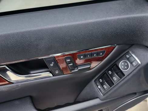 Used 2011 Mercedes-Benz C 300 4MATIC Sedan image 17