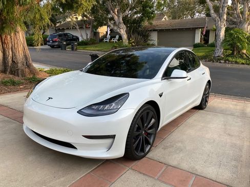 Used 2020 Tesla Model 3 Performance image 1