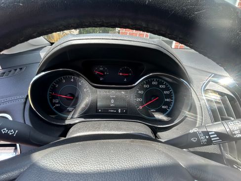 Used 2017 Chevrolet Cruze Premier image 5