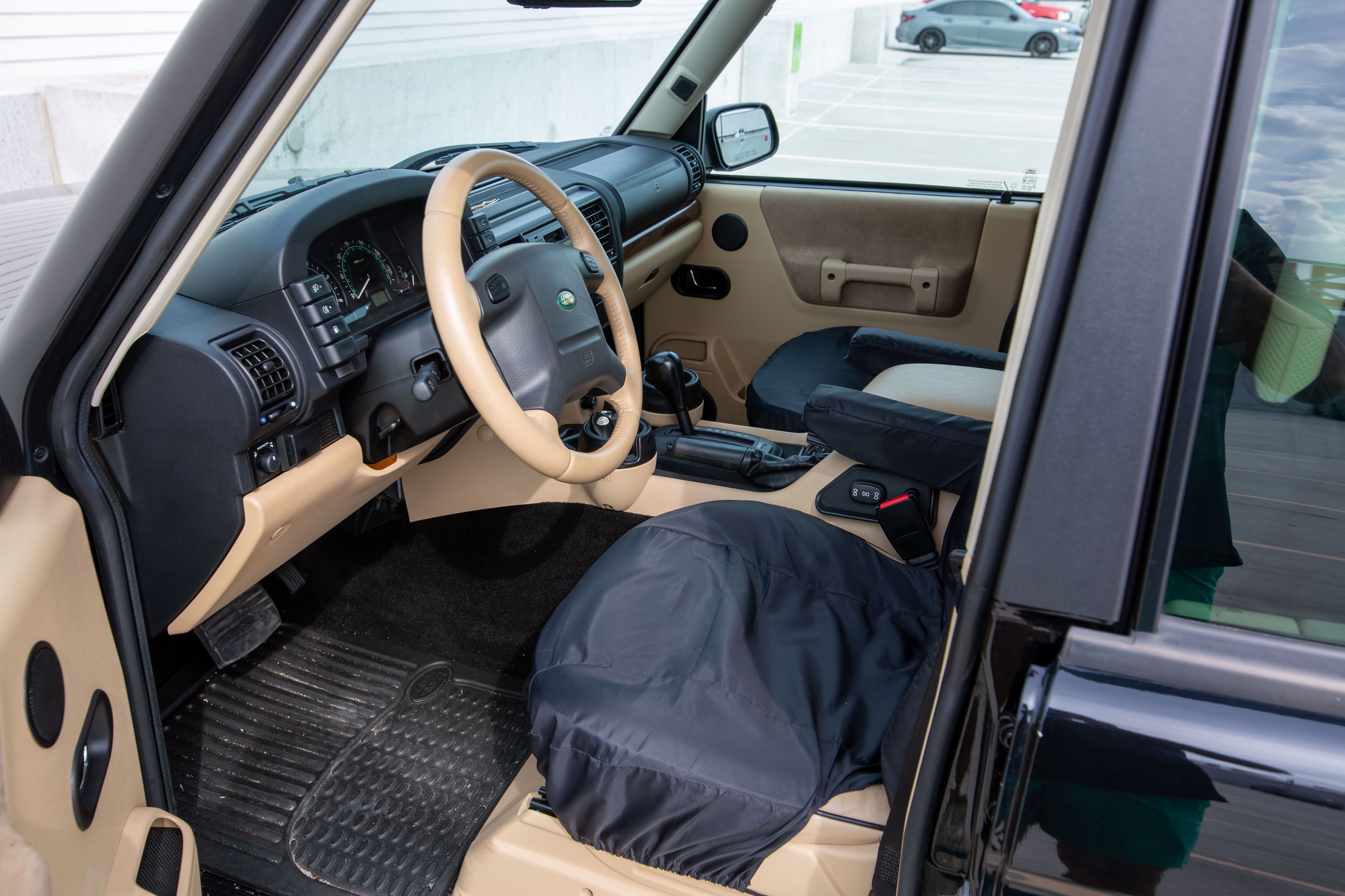 Used 2004 Land Rover Discovery SE AWD/4WD image 16