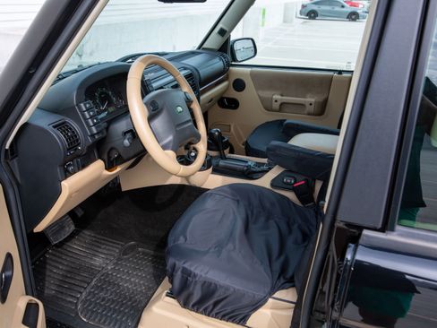 Used 2004 Land Rover Discovery SE AWD/4WD image 16