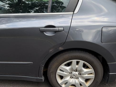 Used 2010 Nissan Altima 2.5 S FWD image 8