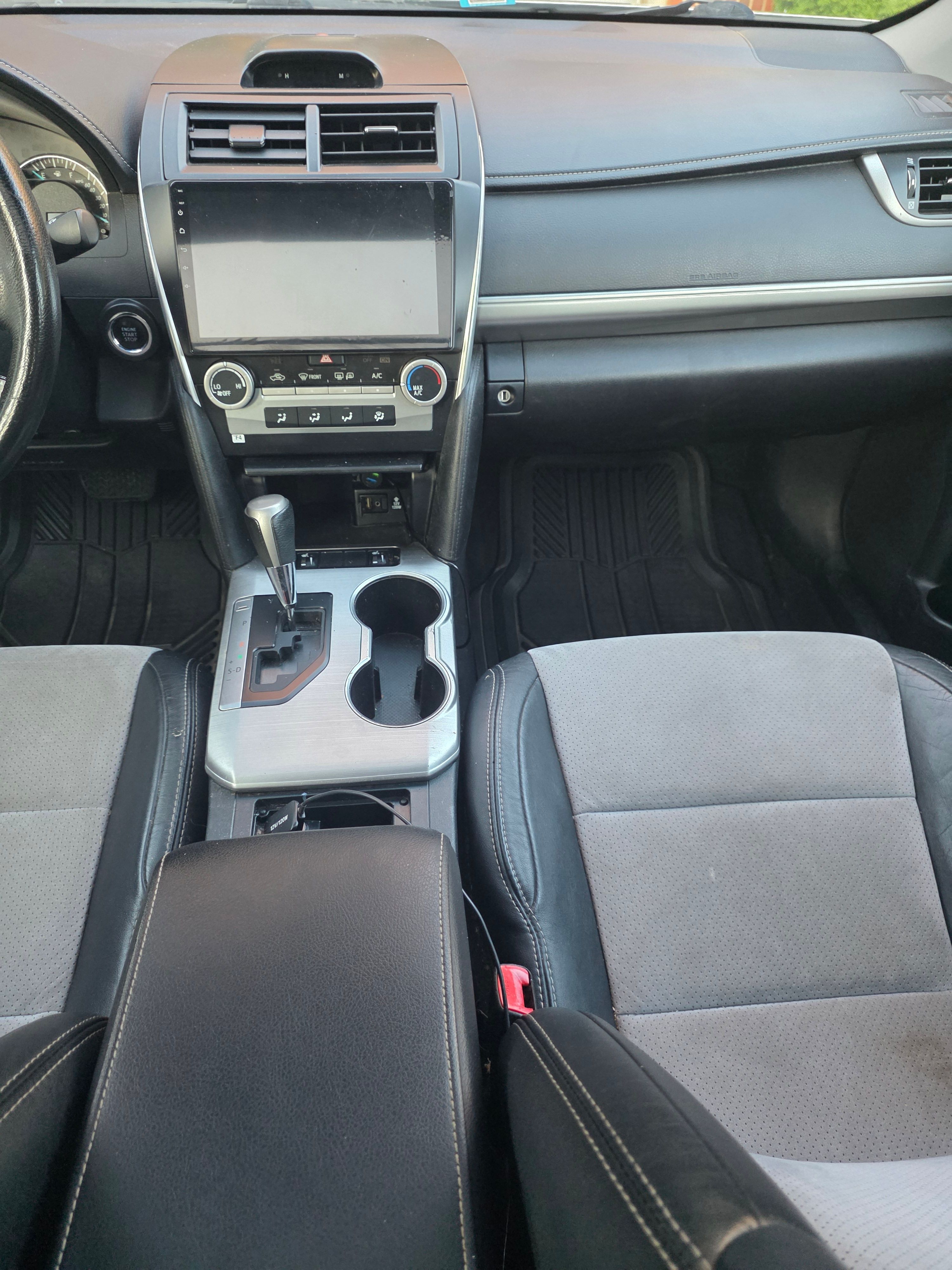 Used 2013 Toyota Camry SE w/ Leather Pkg FWD image 15