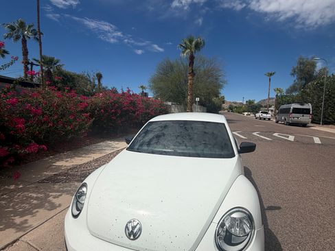 Used 2017 Volkswagen Beetle 1.8T S FWD image 16