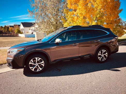 Used 2020 Subaru Outback Touring w/ Popular Package #2 image 1