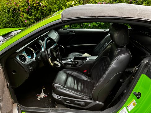 Used 2013 Ford Mustang Premium RWD image 14