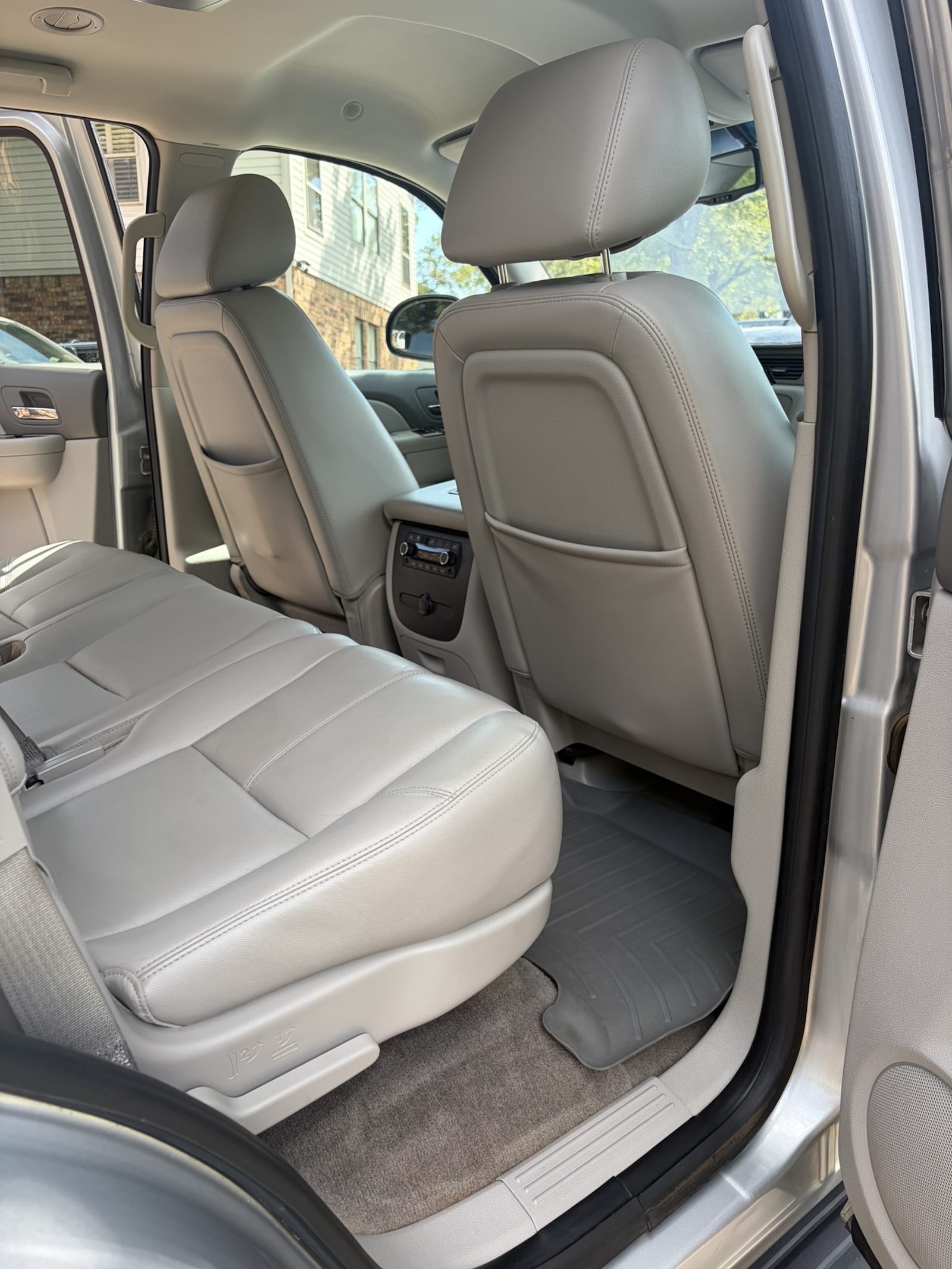 Used 2012 GMC Yukon SLT w/ SLT-2 Equipment Package AWD/4WD image 22