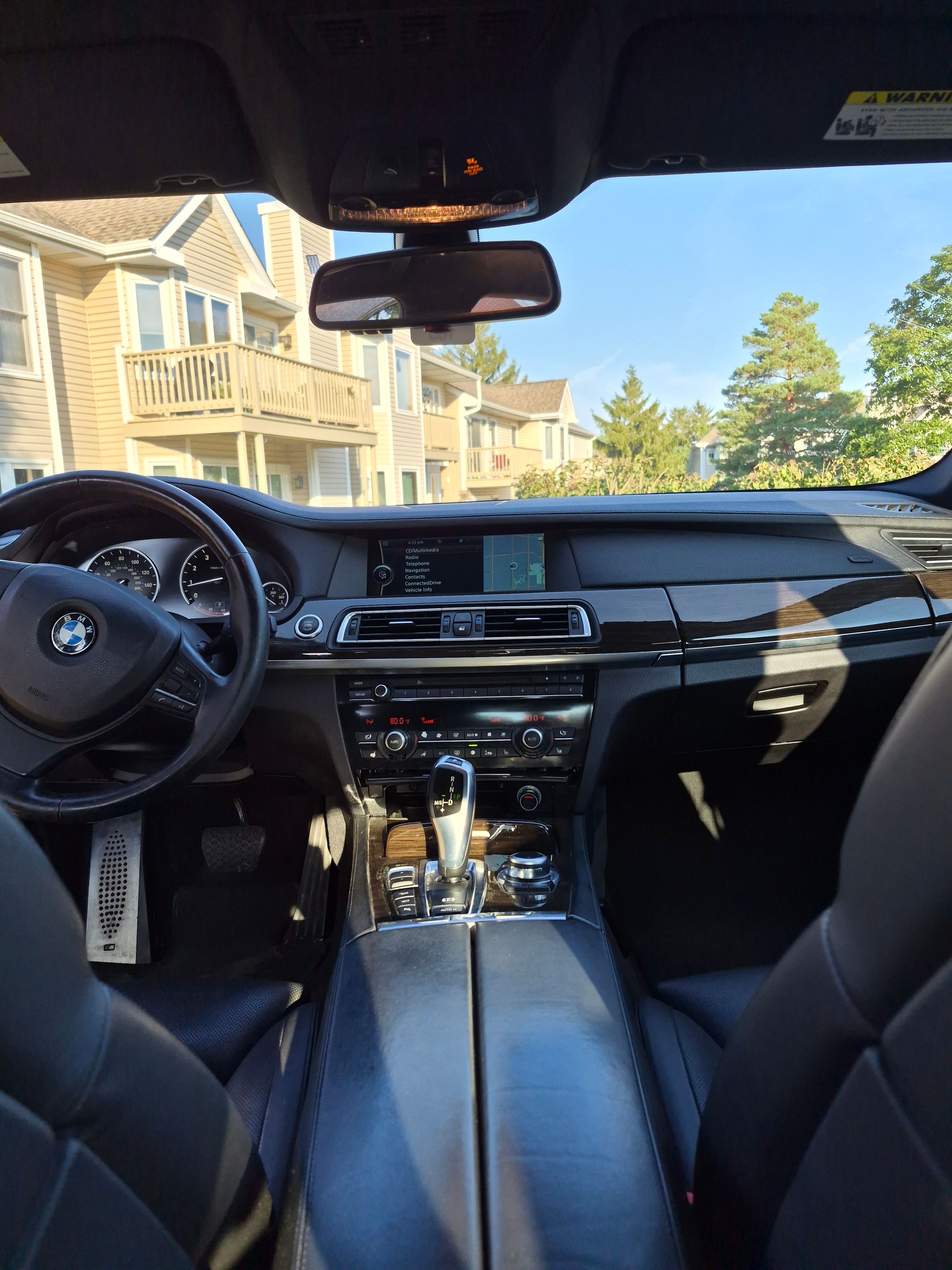 Used 2011 BMW 750i xDrive AWD/4WD image 2