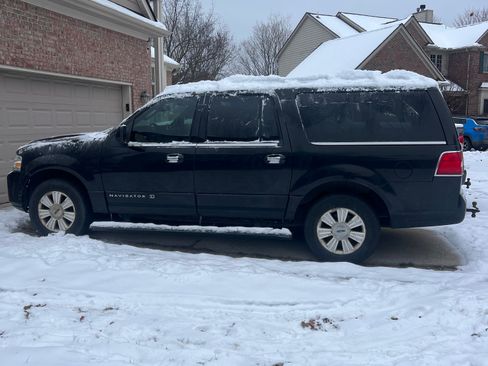 Used 2012 Lincoln Navigator L 4WD image 5