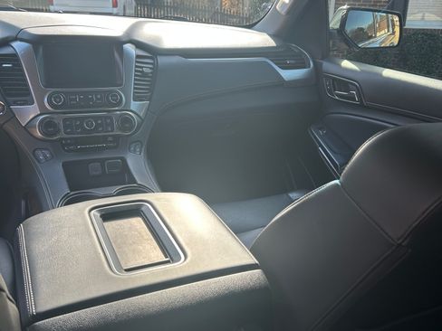 Used 2018 Chevrolet Suburban LT image 12