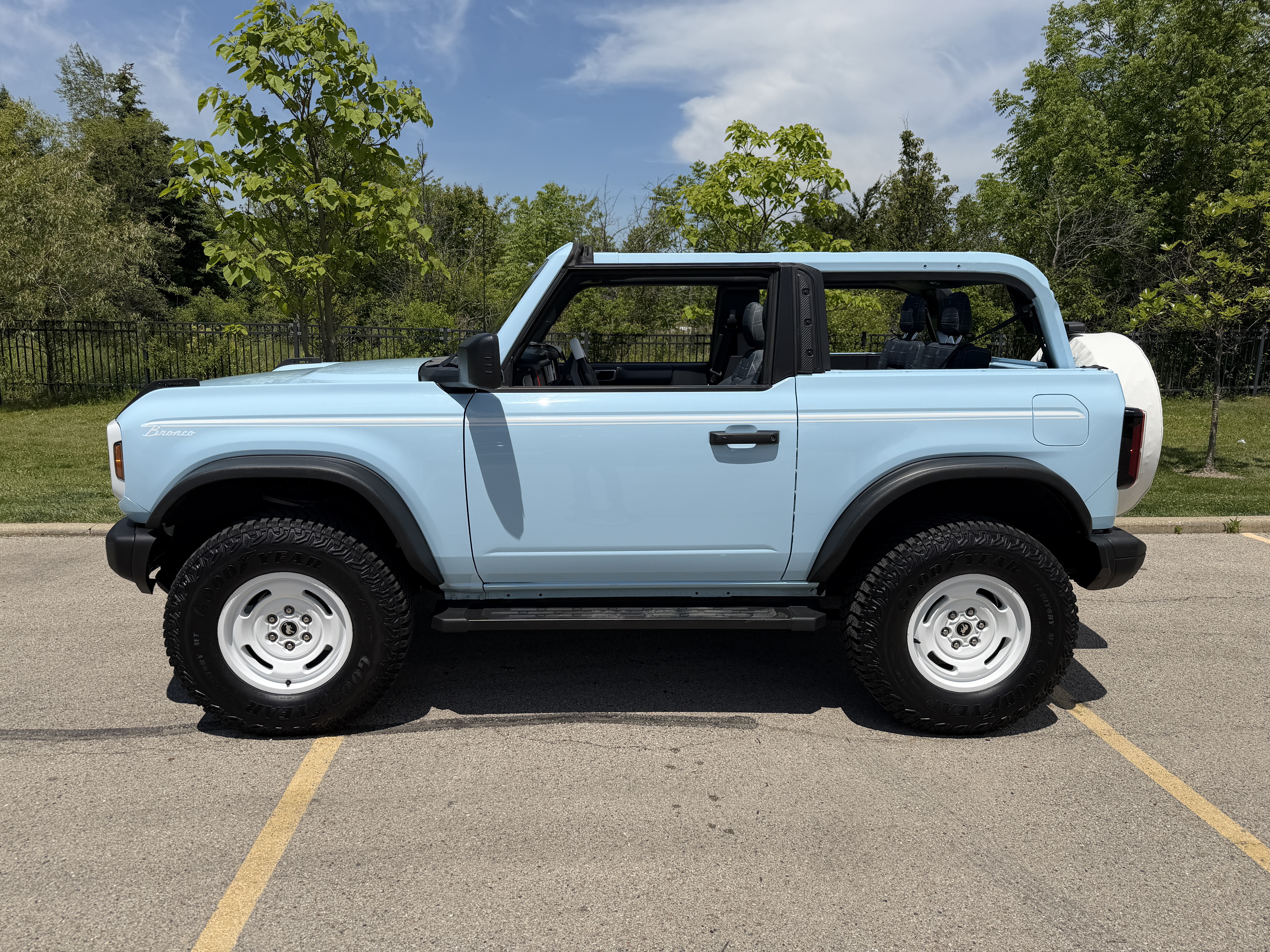Used 2024 Ford Bronco Heritage Edition AWD/4WD image 4