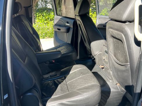 Used 2009 Chevrolet Suburban 2500 LT AWD/4WD image 27