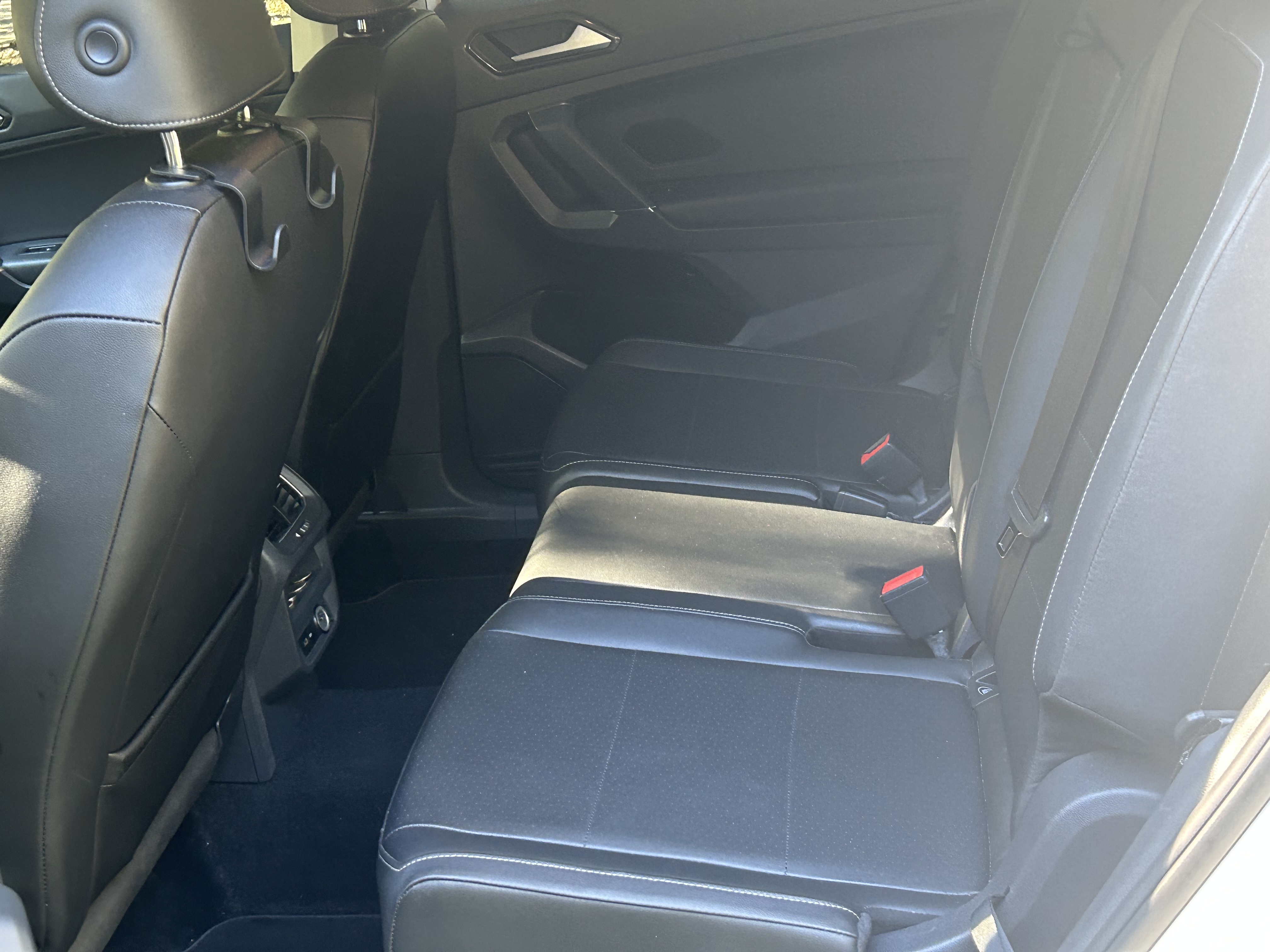 Used 2018 Volkswagen Tiguan SE FWD image 8