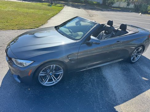 Used 2015 BMW M4 Convertible image 18