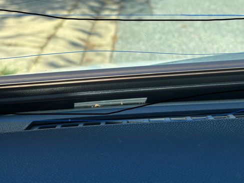 Used 2011 Ford Transit Connect XLT image 19