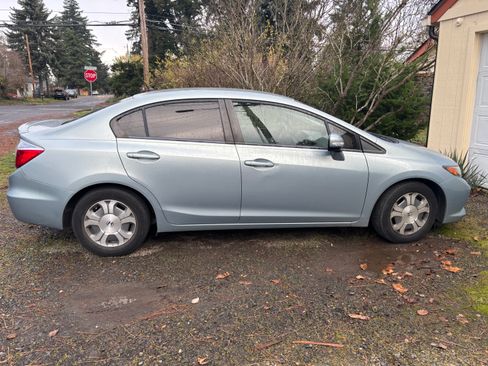 Used 2012 Honda Civic Hybrid Sedan image 2