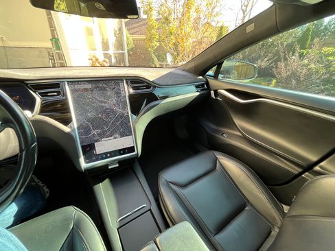 Used 2016 Tesla Model S 90D image 28