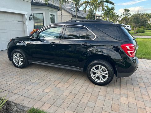 Used 2017 Chevrolet Equinox LT w/ Convenience Package image 4