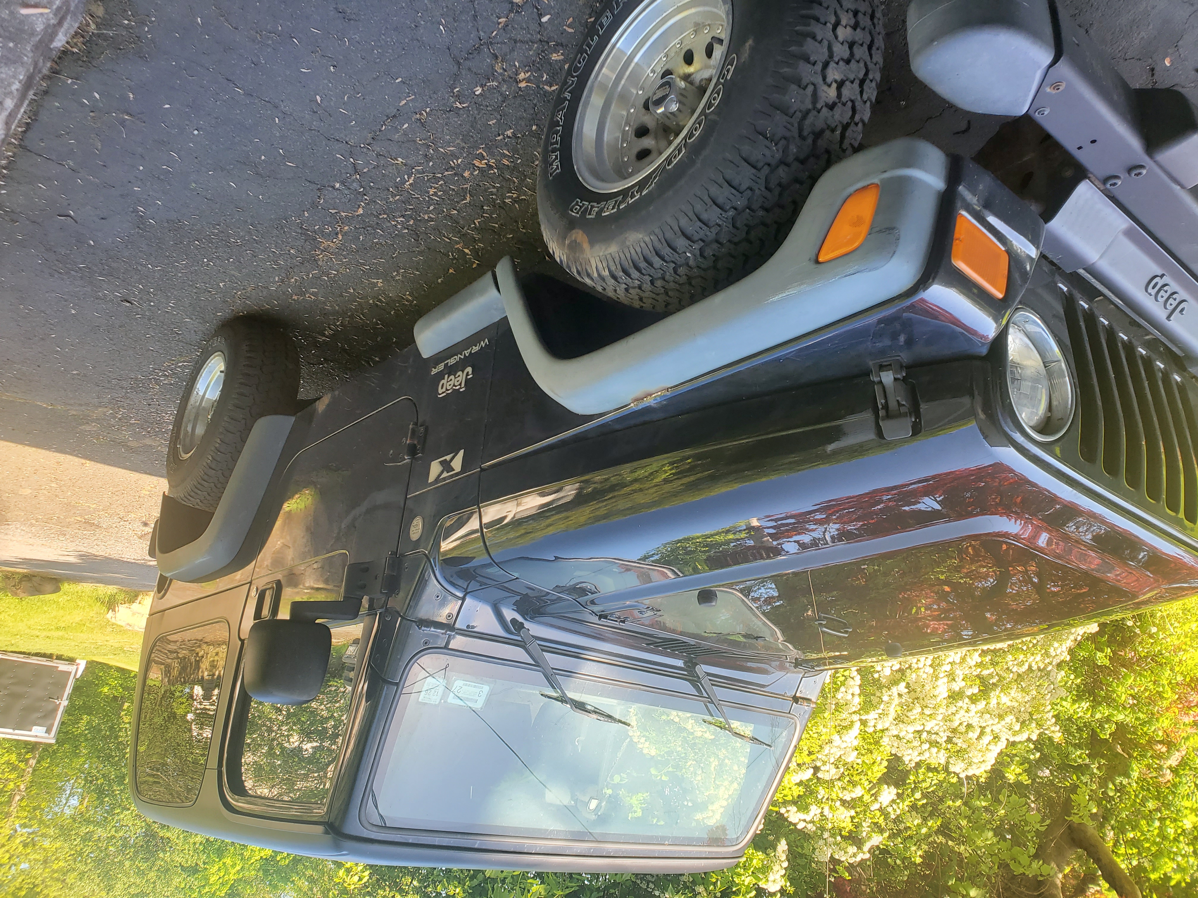 Used 2004 Jeep Wrangler X w/ Full Face Tire & Wheel Group AWD/4WD image 2