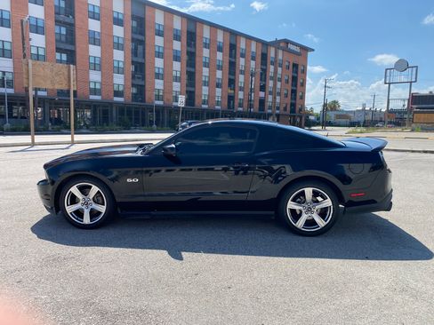Used 2012 Ford Mustang GT RWD image 2