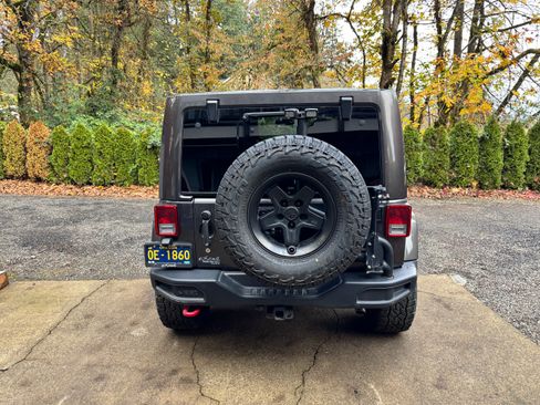 Used 2017 Jeep Wrangler Unlimited Rubicon image 8