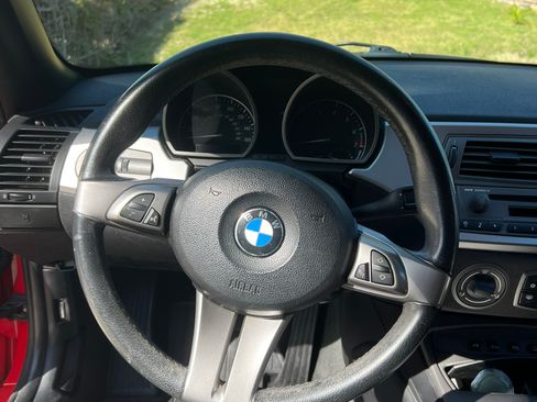 Used 2004 BMW Z4 2.5i image 18
