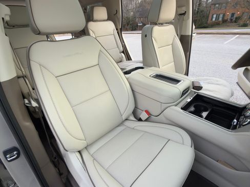 Used 2023 GMC Yukon Denali image 18