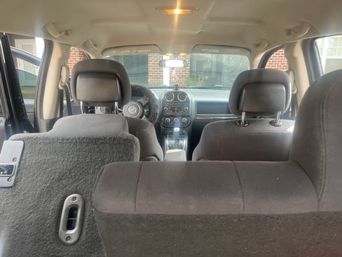 Used 2012 Jeep Compass Sport image 8