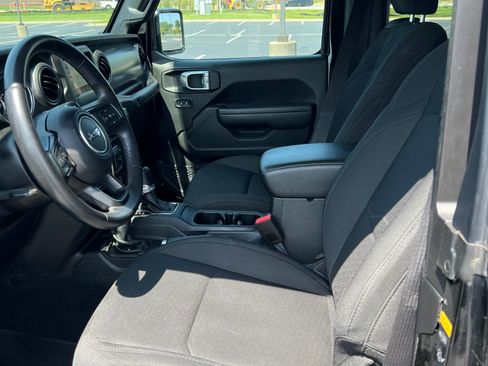 Used 2022 Jeep Wrangler Sport AWD/4WD image 9