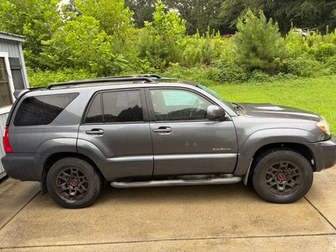 Used 2007 Toyota 4Runner SR5 RWD image 6