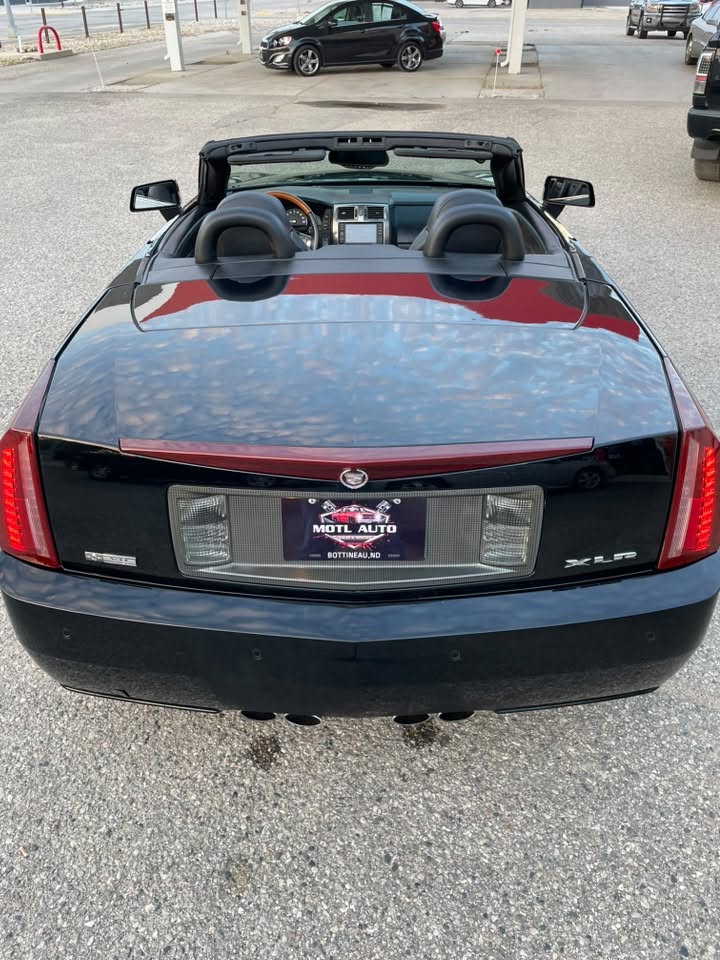 Used 2004 Cadillac XLR RWD image 12