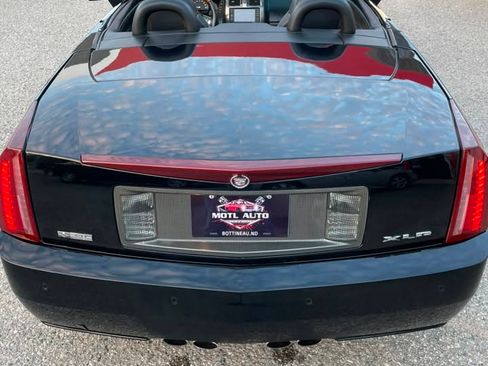 Used 2004 Cadillac XLR RWD image 12