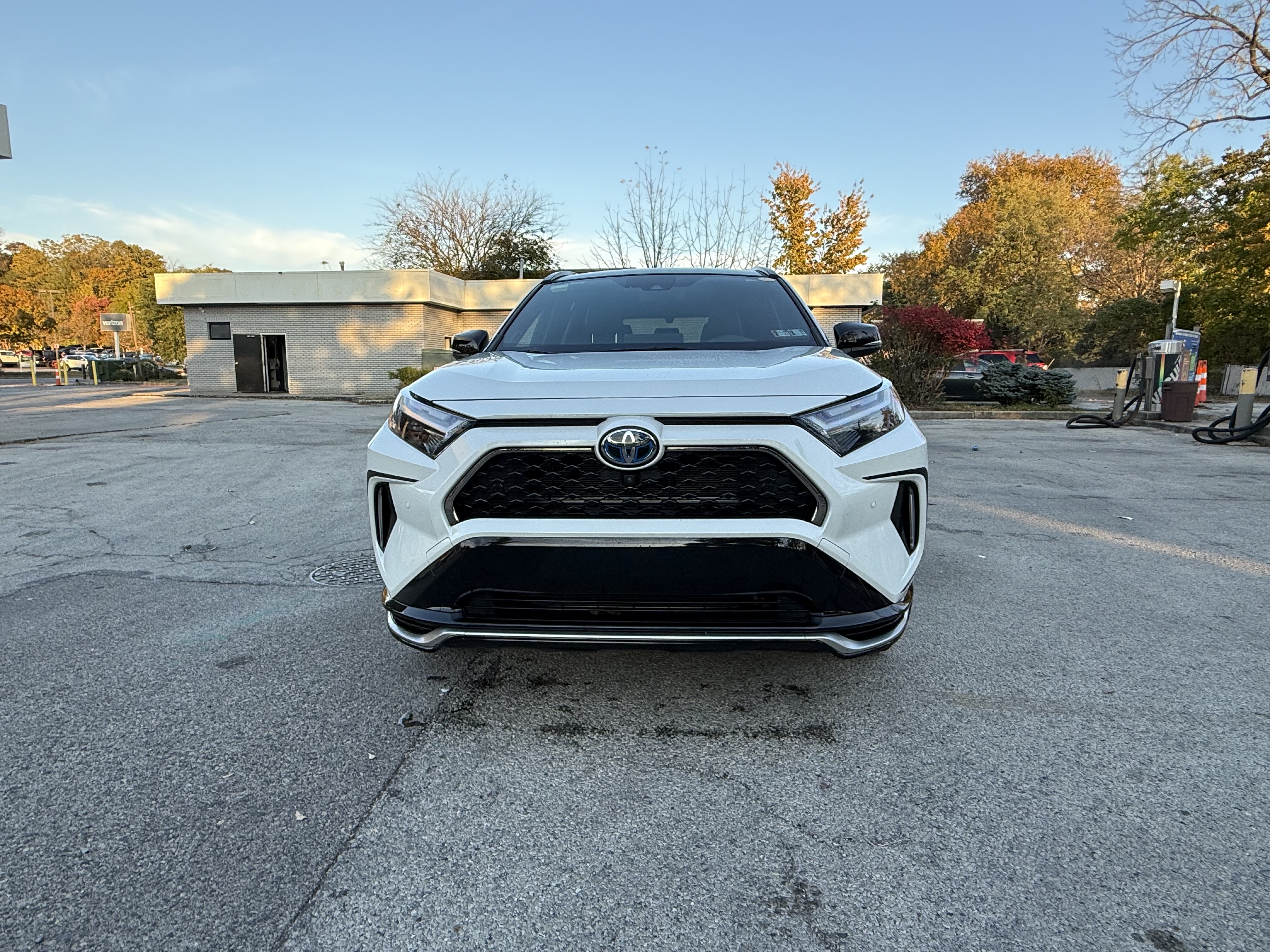 Used 2022 Toyota RAV4 XSE w/ Premium Package AWD/4WD image 4